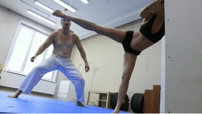 Kickboxer Stefania vs Big Rob